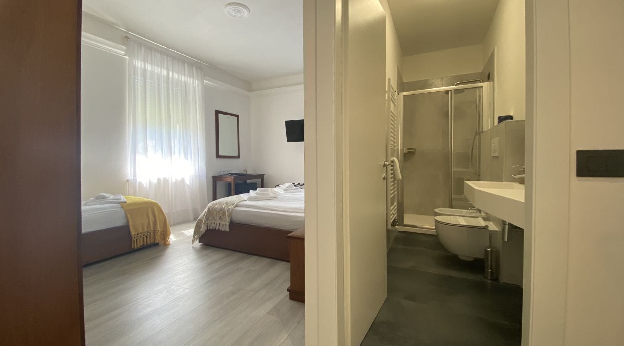 ห้องทริปเปิล, วิวทะเลสาบ | ผ้านวมขนเป็ด, เตียงเมมโมรีโฟม, มินิบาร์, ตู้นิรภัยในห้องพัก