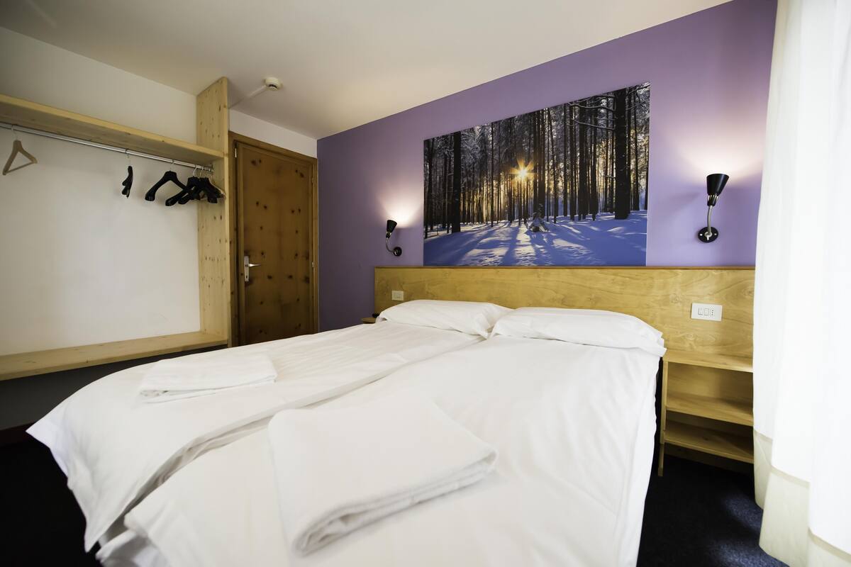 Standard Triple Room, Balcony | In-room safe, blackout drapes, WiFi (free), bed sheets
