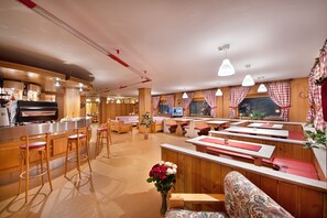 Bar (on property) - Hotel Teola (Livigno)