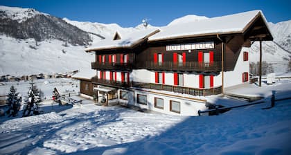 Hotel Teola