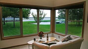 مكواة/لوح كي وواي فاي مجانًا