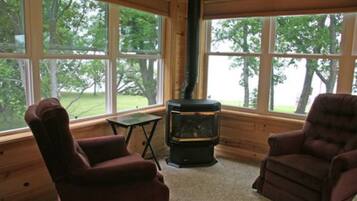 Suite, Private Bathroom (Bay View Suite) | Iron/ironing board, free WiFi