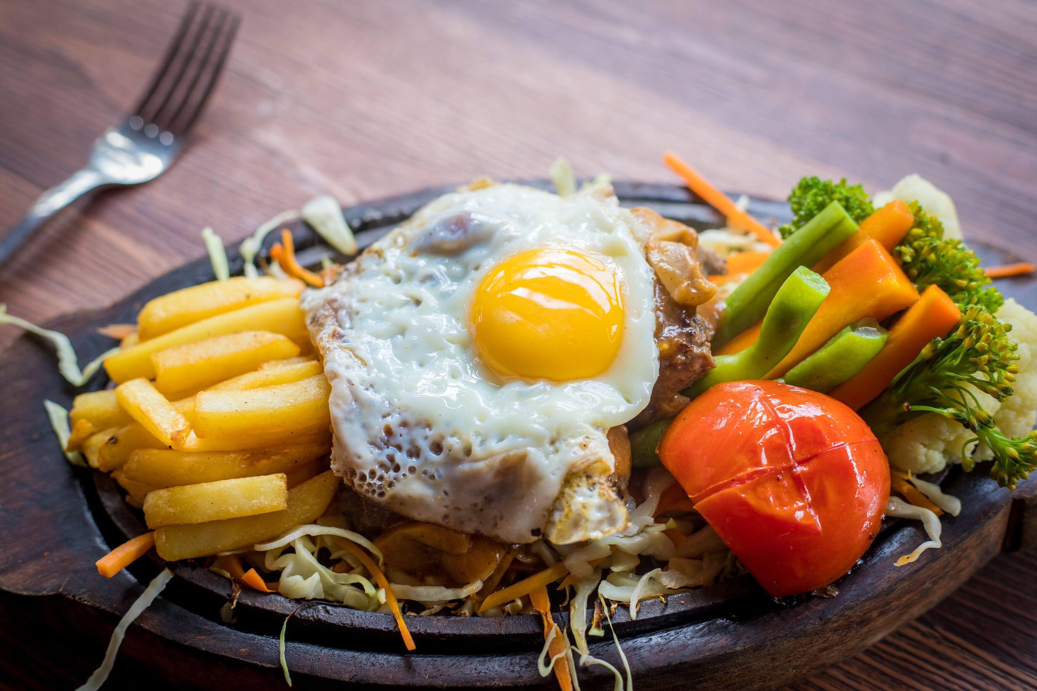 Daily buffet breakfast (USD 10 per person)