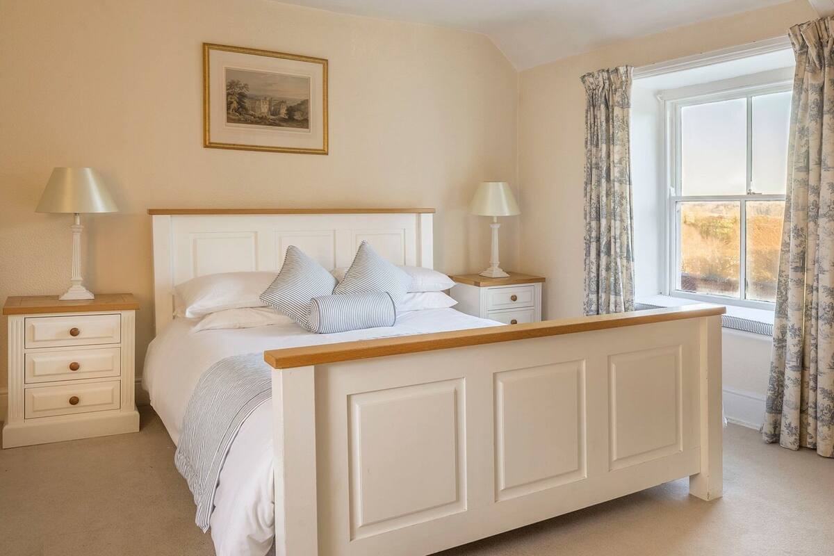 Chambre Triple Standard, salle de bains attenante (Pinker's Pond) | Décoration personnalisée, ameublement personnalisé