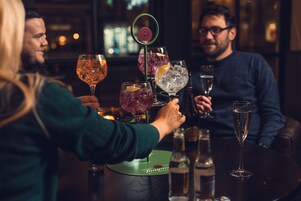 Alimentos y bebidas