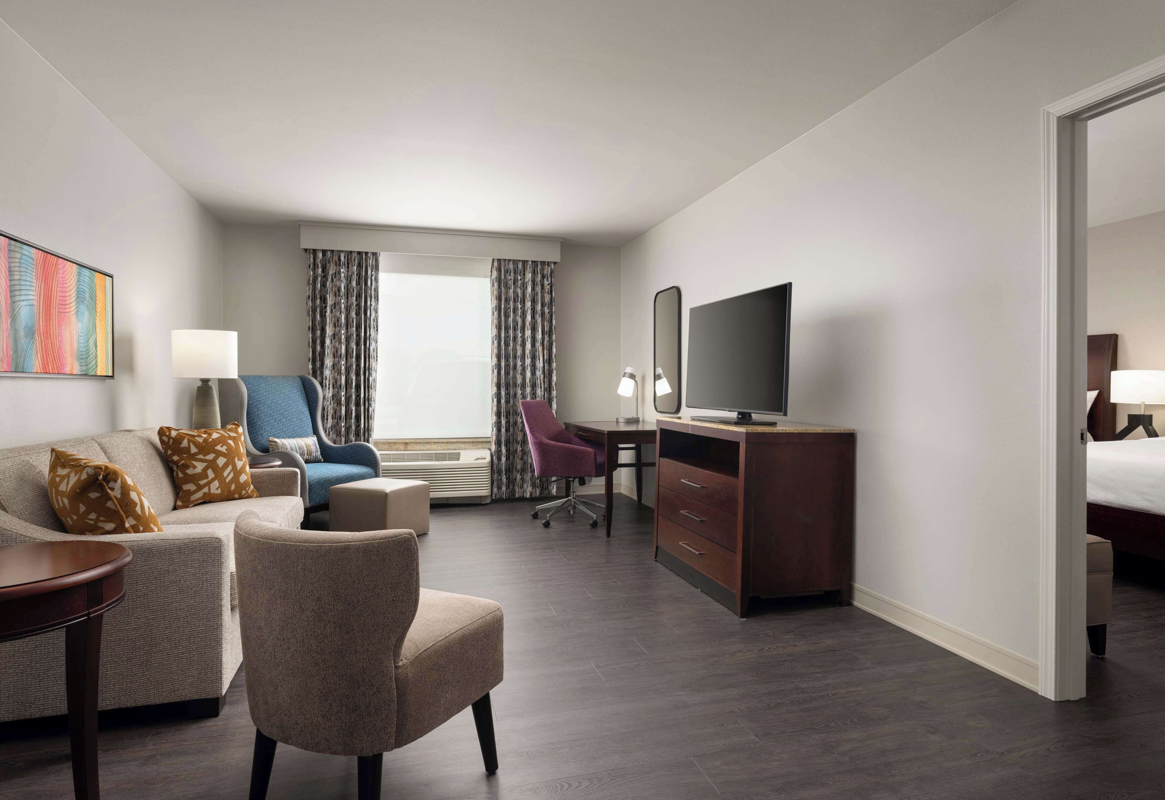 42-inch flat-screen tv with premium tv channels, tv, mp3 dock