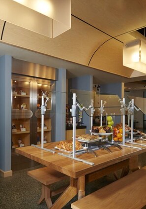 Daily cooked-to-order breakfast for a fee - Aloft by Marriott Cupertino (Cupertino)
