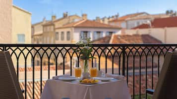 Patio Terrace room | Vue de la chambre