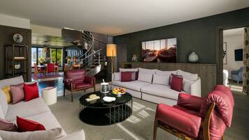 جناح رئاسي | أغطية فراش متميزة ومأكولات ومشروبات مجانية في الميني بار