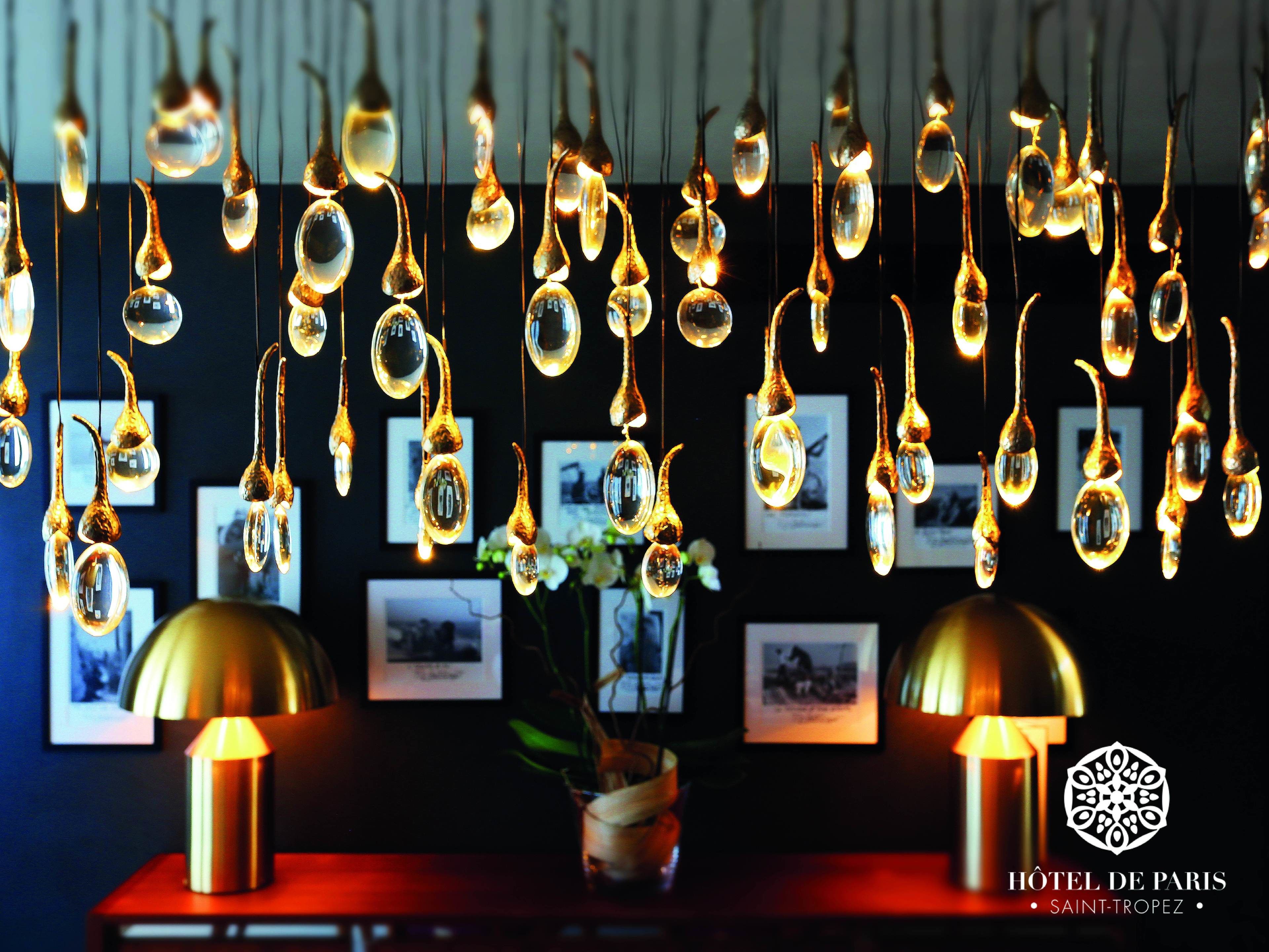 presidential suite | living area | 70-cm lcd tv with satellite channels, tv, pay films