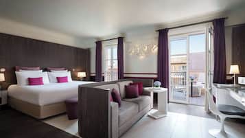 Junior Suite | Premium bedding, free minibar items, in-room safe