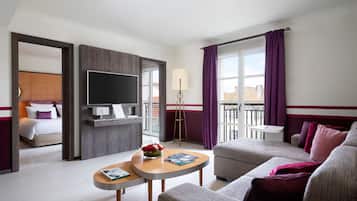 Prestige Suite | Premium bedding, free minibar items, in-room safe