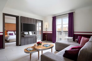 Prestige Suite | Premium bedding, free minibar items, in-room safe