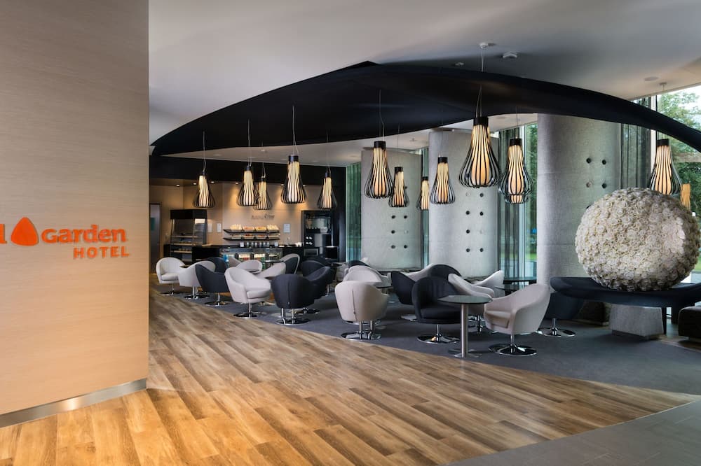 Sound Garden Hotel Airport