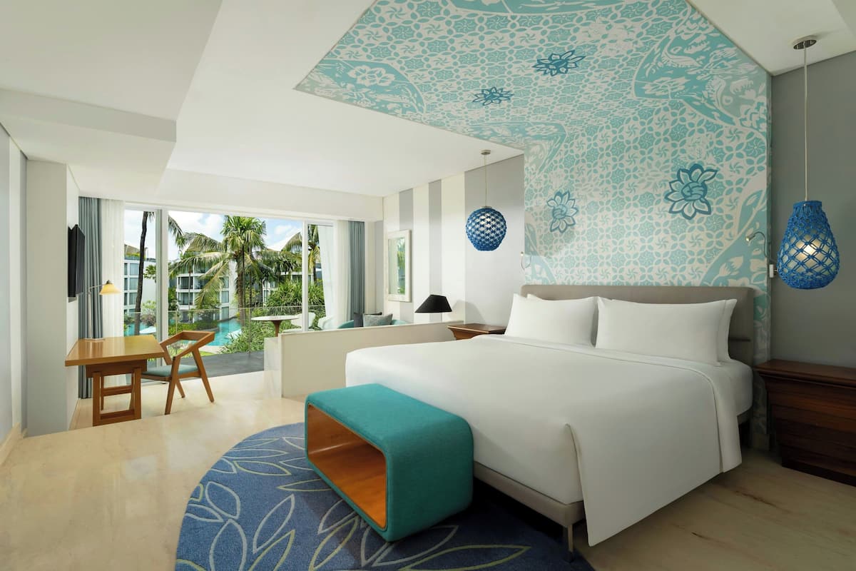 Premium bedding, minibar, in-room safe, desk