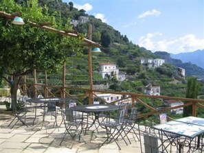 Lunch, dinner served; Italian cuisine, ocean views  - Villa Rina (Amalfi)