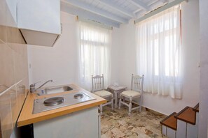 เตาประกอบอาหาร, กาต้มน้ำไฟฟ้า