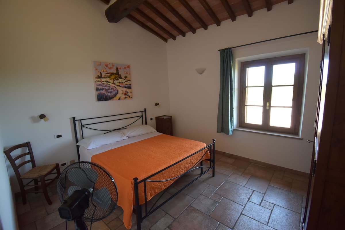 Classic Apartment | 1 bedroom, soundproofing, free WiFi, bed sheets
