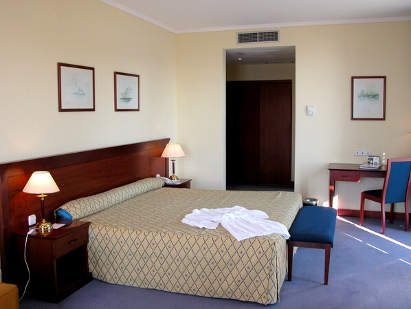 Soundproofing, free WiFi - Hotel Dom Manuel (Fafe)