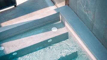 Private pool