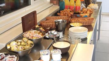 Daily buffet breakfast (EUR 8 per person)