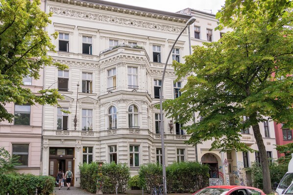 A multi-story building with ornate architectural details, including decorative cornices and window frames. - Grand Hostel Berlin Classic (Berlin)