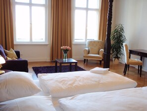 Literie hypoallergénique, coffres-forts dans les chambres