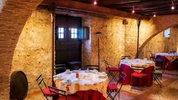 Petit déjeuner en libre-service compris tous les jours