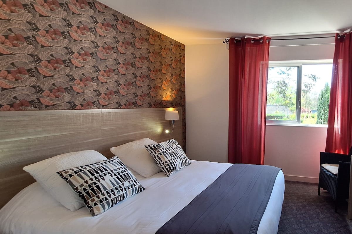 Superior Double Room | Select Comfort beds, desk, free WiFi, bed sheets