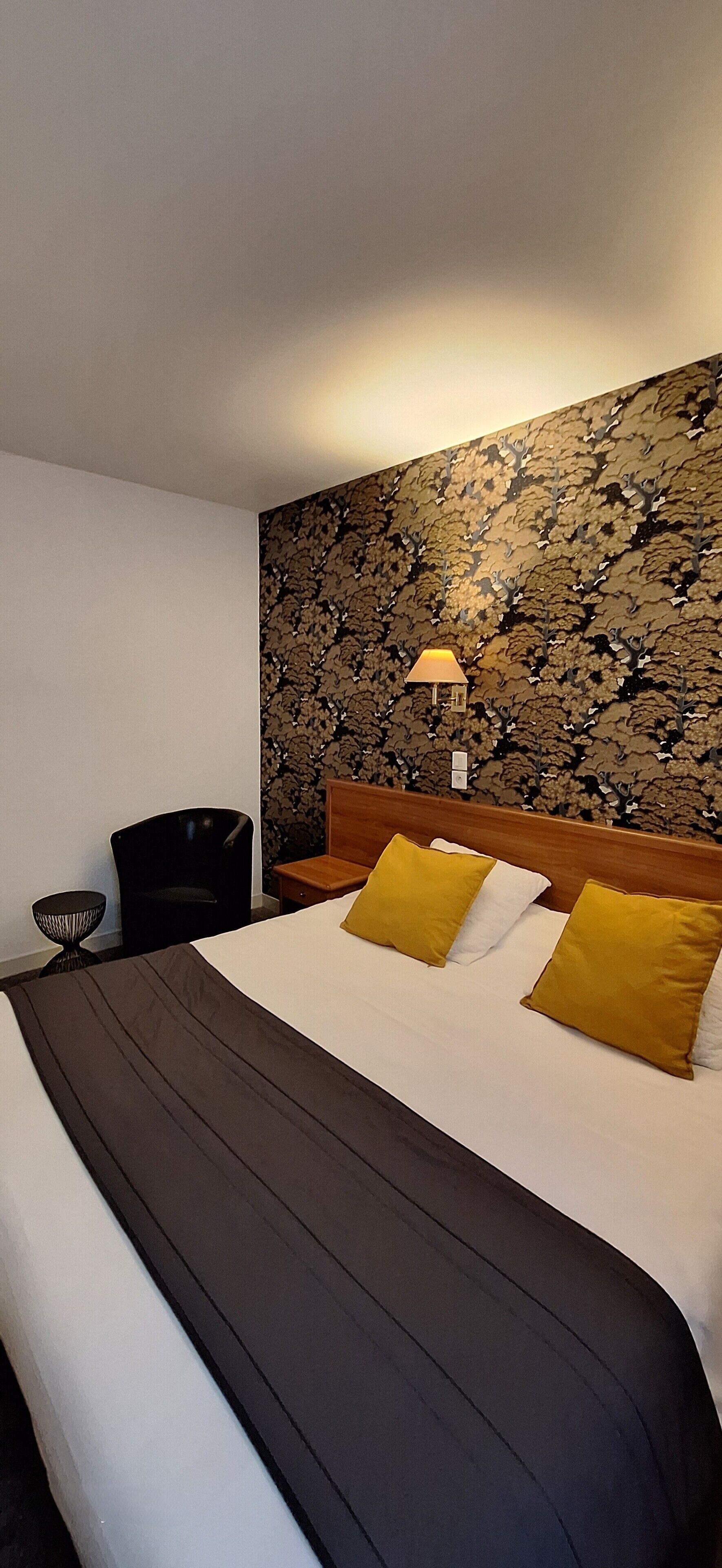 superior double room | select comfort beds, desk, free wifi, bed sheets