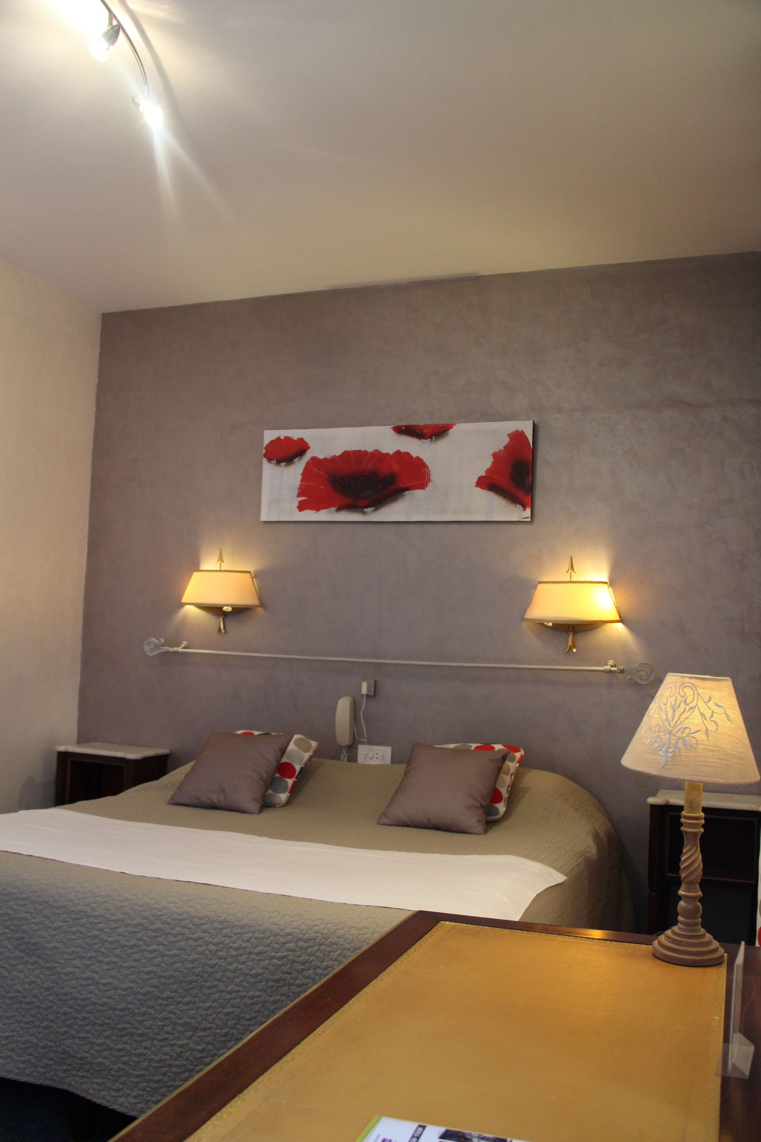 comfort double room, private bathroom | select comfort beds, desk, free wifi, bed sheets