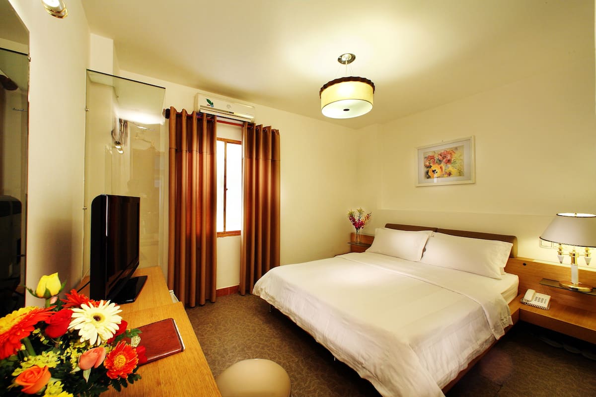 Minibar, in-room safe, desk, soundproofing