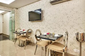 Dining - AEm Hotel Selection (Ho Chi Minh City)