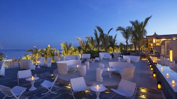 3 Bars/Lounges, Poolbar, Strandbar