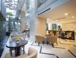 2 bar/dinlenme salonu, havuz kenarı barı 