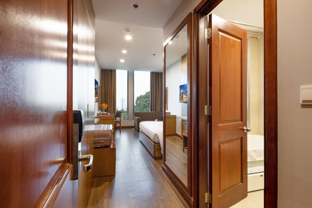 Executive kamer, uitzicht op stad (free minibar) | 1 slaapkamer, een kluis op de kamer, een bureau