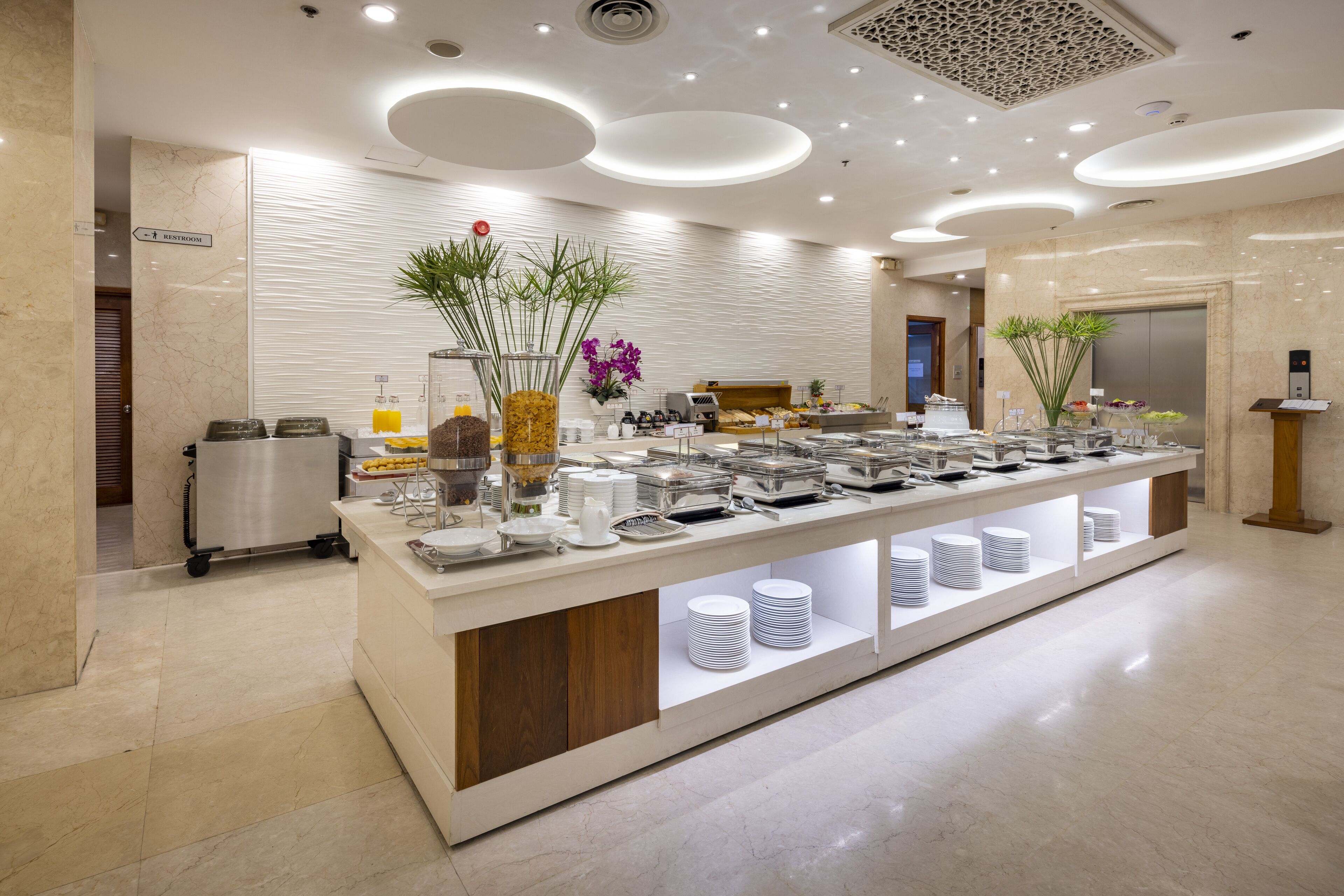 breakfast, lunch and dinner served