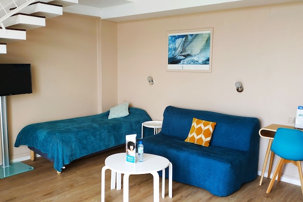 Duplex, Sea View | Desk, soundproofing, cribs/infant beds, rollaway beds