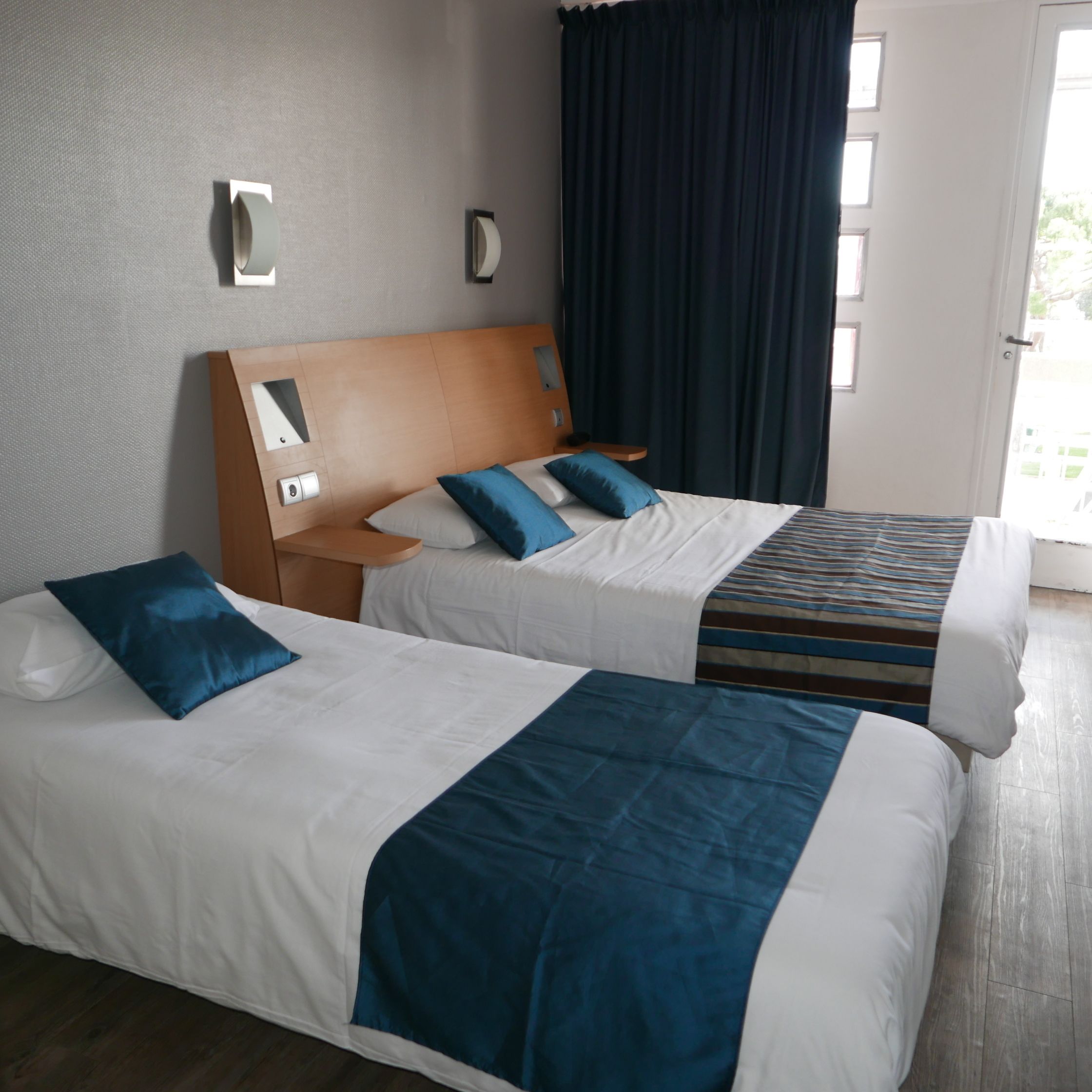 desk, soundproofing, cots/infant beds, rollaway beds