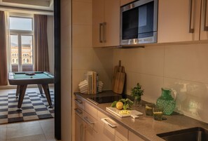 1 bedroom, Frette Italian sheets, premium bedding, minibar