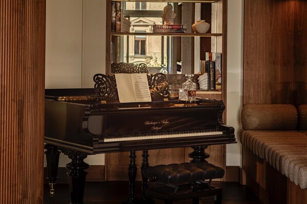 Suite presidencial | Sábanas italianas Frette, ropa de cama de alta calidad y minibar 