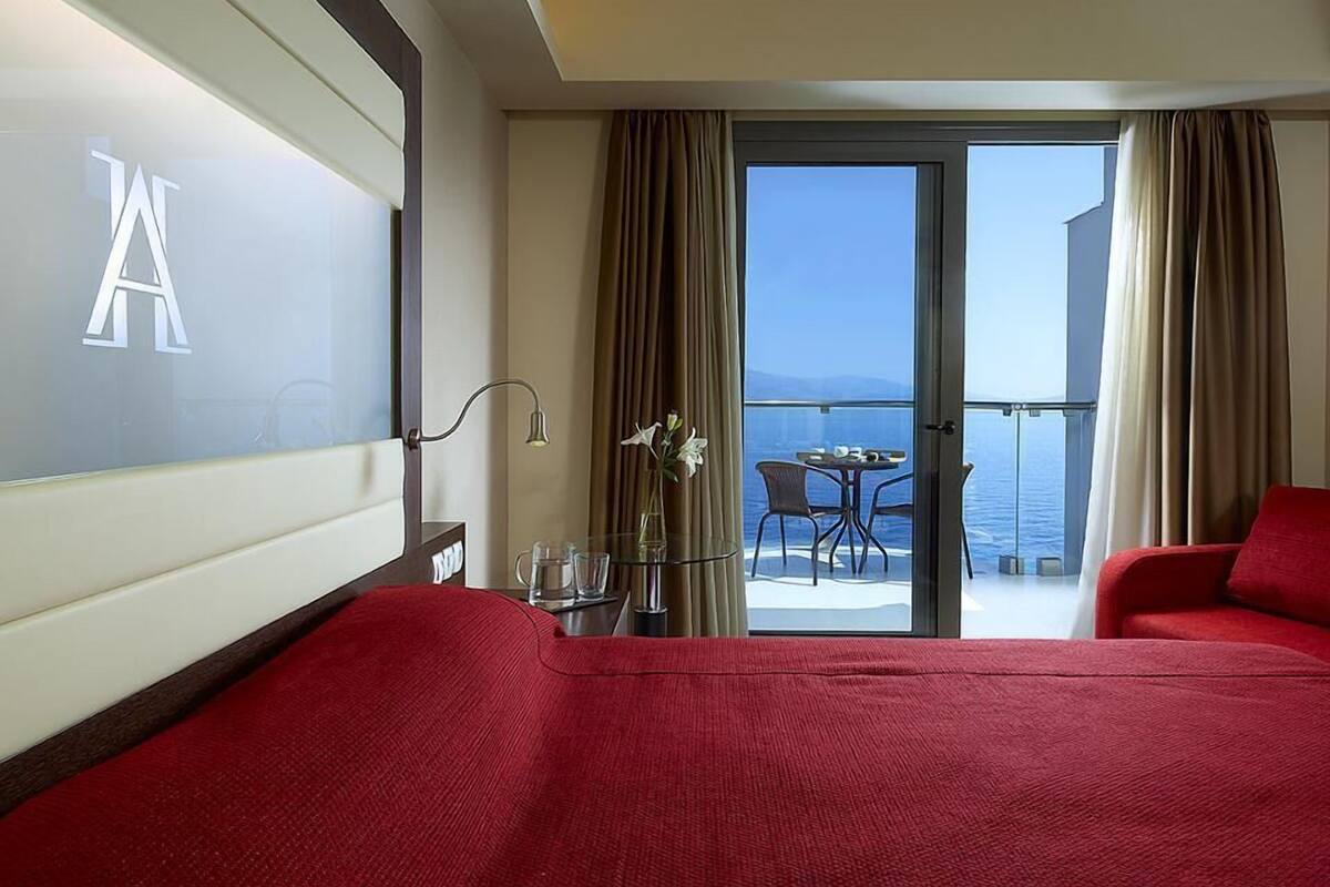 minibar, in-room safe, desk, blackout curtains