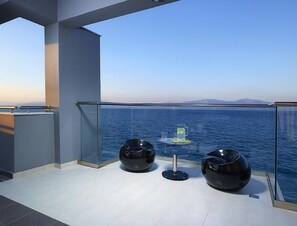 Outdoor dining - Arion Hotel (Xylokastro-Evrostina)