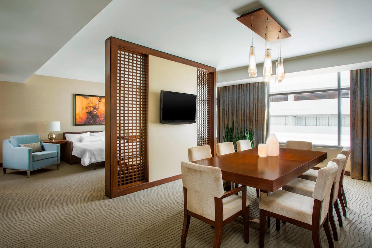 Roupas de cama antialérgicas, escrivaninha