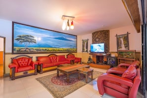 32-inch TV with cable channels - Comfort Gardens (Nairobi)