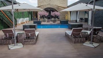 Outdoor pool, pool umbrellas