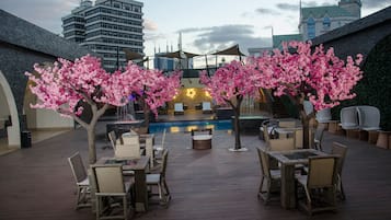 Outdoor pool, pool umbrellas