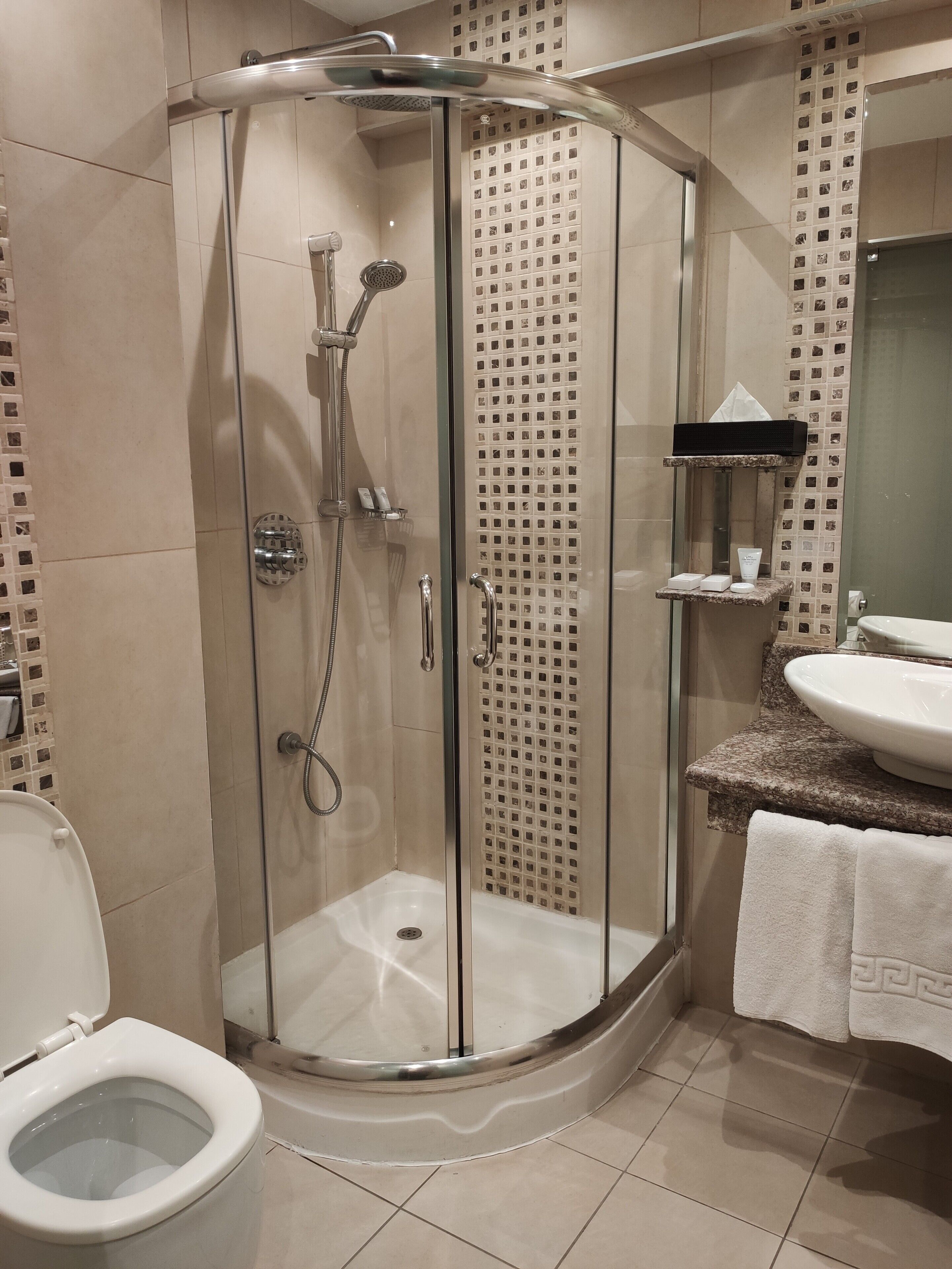 standard room, 2 single beds, non smoking | tech