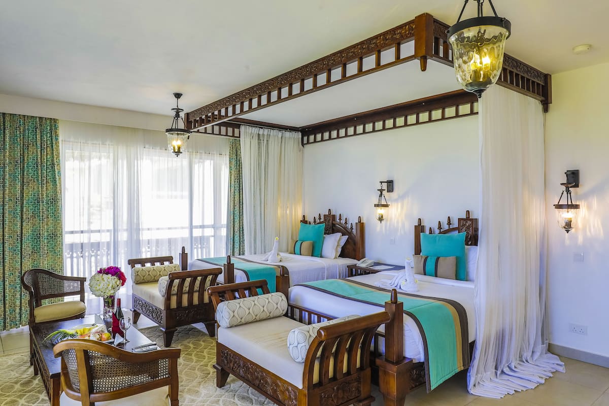 Superior Deluxe Twin Room | 1 sovrum, värdeförvaringsskåp på rummet, unika möbler och skrivbord