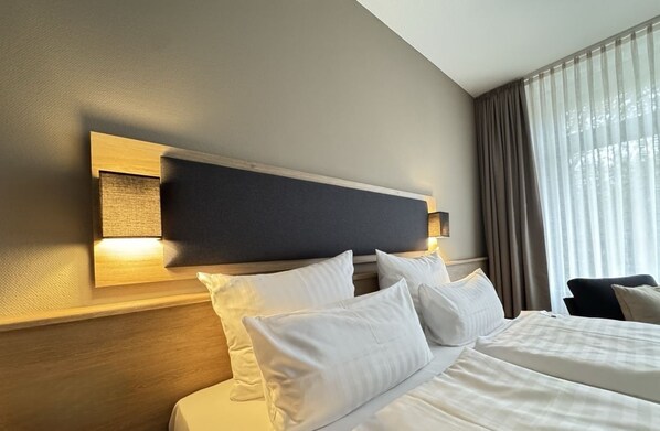 Standard Double Room, 1 Double Bed | Hypo-allergenic bedding, memory-foam beds, in-room safe, desk - Auszeit Garni Hotel Hamburg (Hamburg)